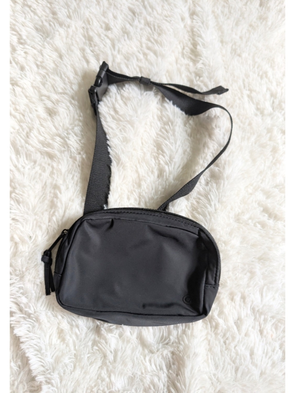 Gap Fitness Black Crossbody Sling Fanny Pack New Without Tags